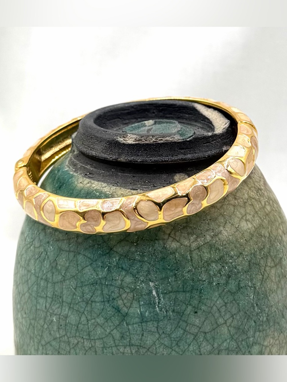 Joan Rivers Gold Tone Cream Enamel Hinged Bangle Bracelet NWOT